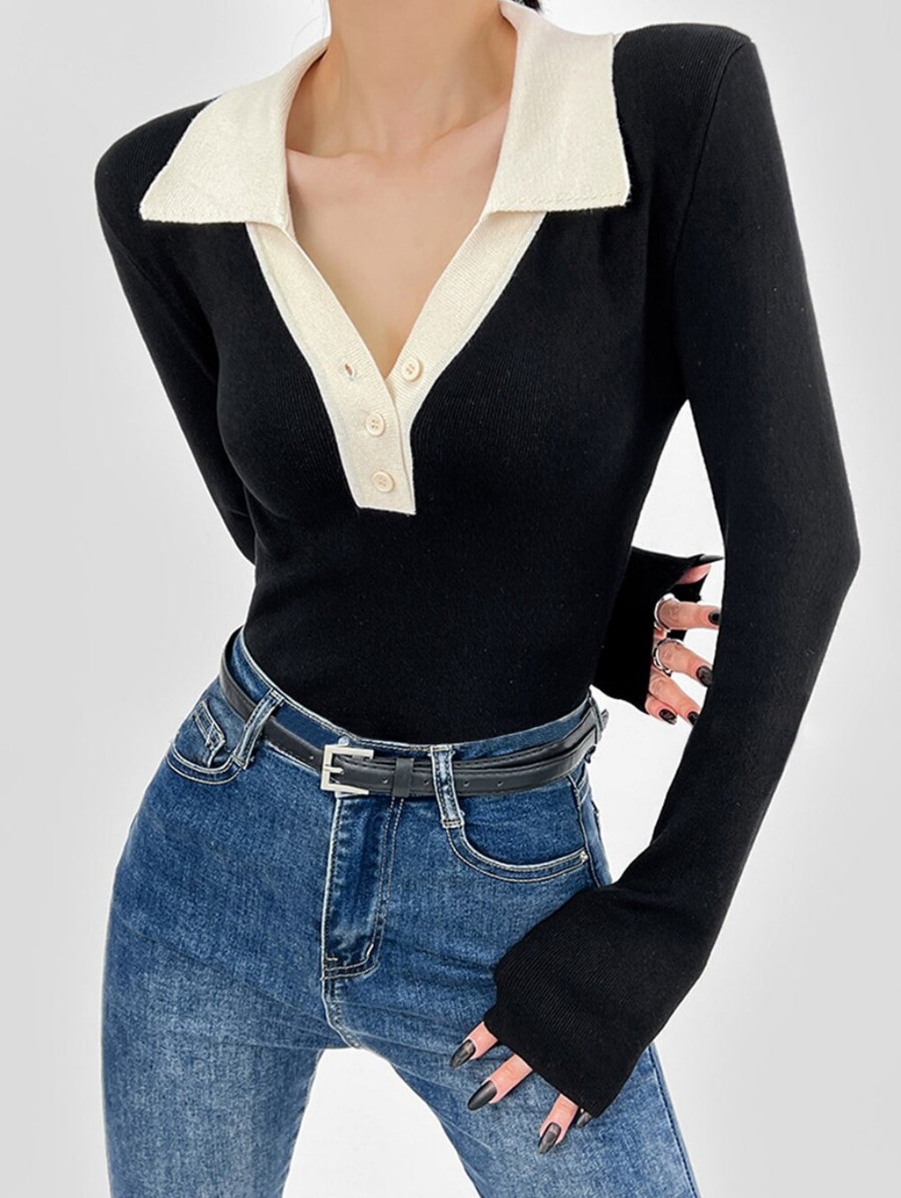 Commense Black V-Neck Knit Fall Sweater with Cream Collar